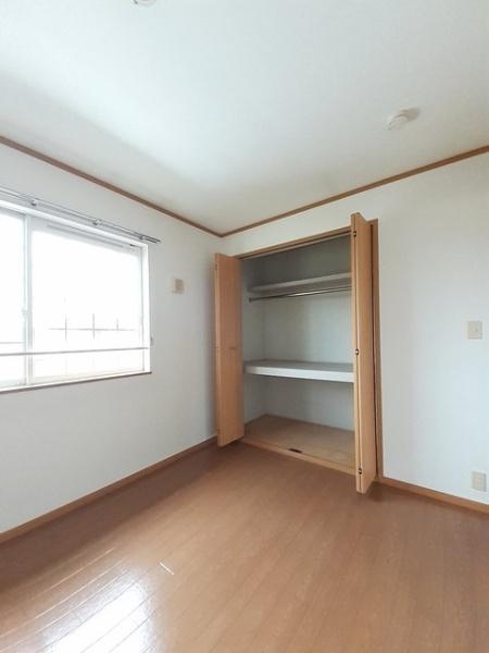 四街道市大日のアパート