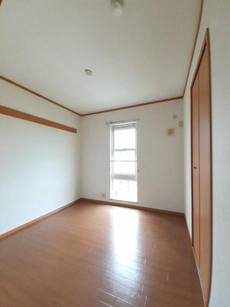 四街道市大日のアパート
