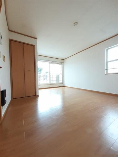 四街道市大日のアパート