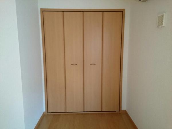 八街市八街ほのアパート