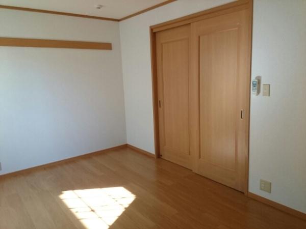 八街市八街ほのアパート