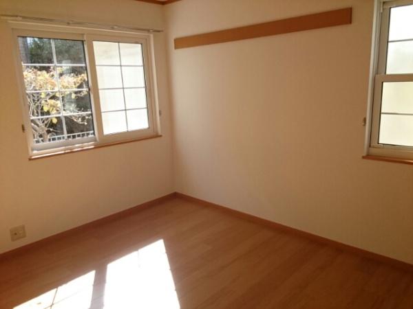 八街市八街ほのアパート
