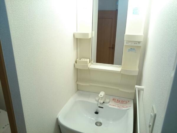 八街市八街ほのアパート