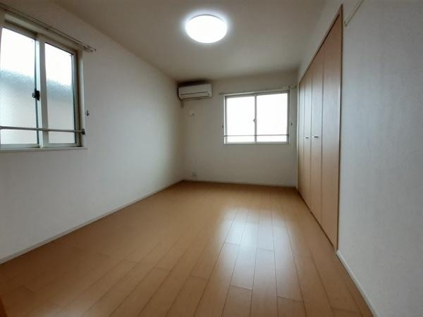 八街市文違のアパート