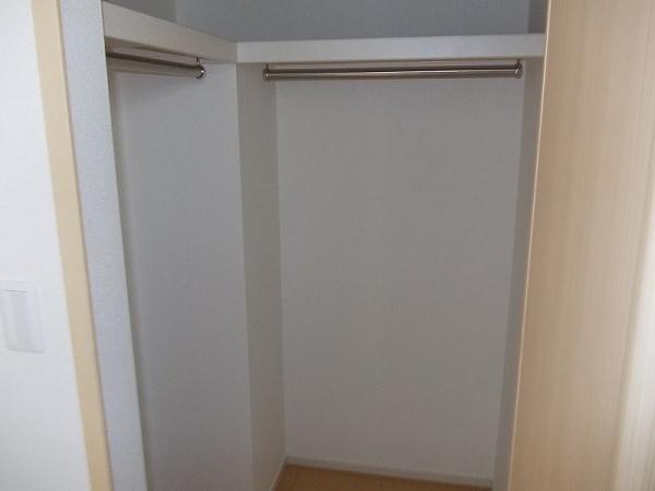 八街市八街ほのアパート