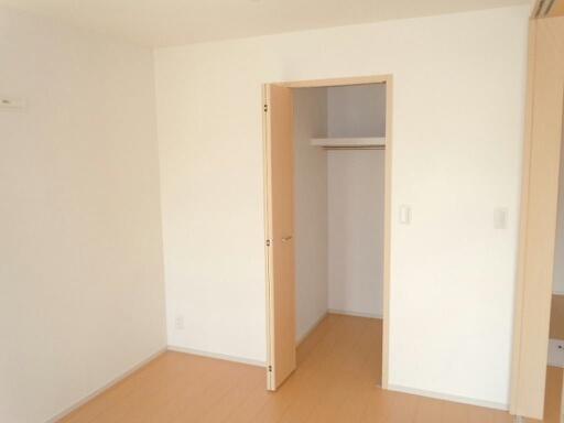 八街市八街ほのアパート
