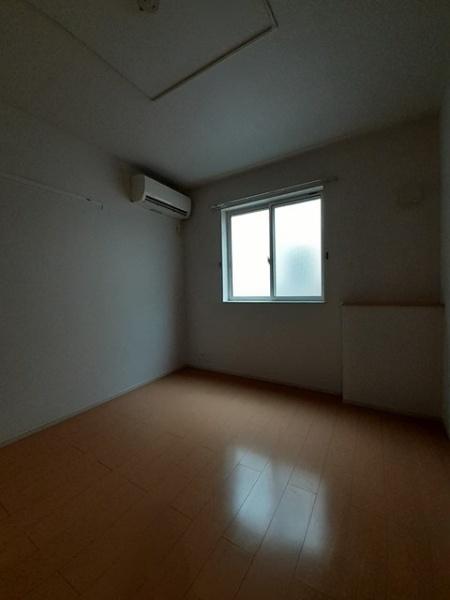 四街道市大日のアパート