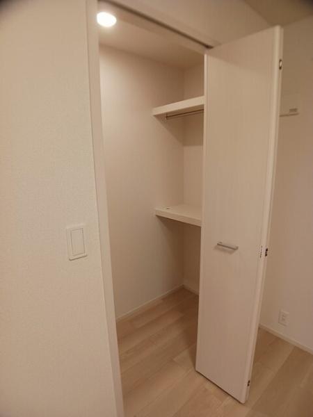 四街道市鹿渡のアパート