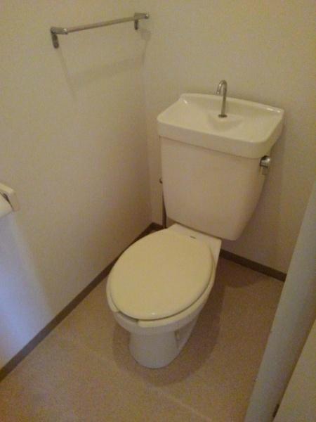 四街道市和良比のアパート