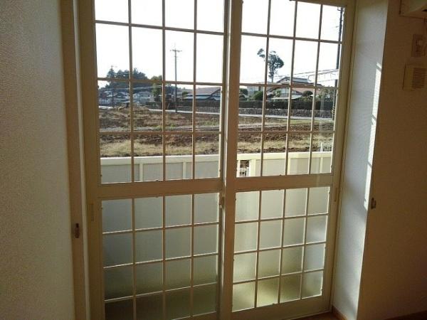 八街市八街ろのアパート