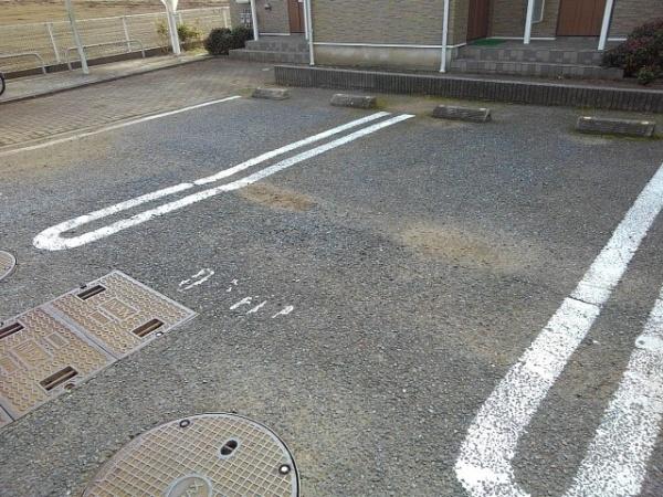 八街市八街ろのアパート