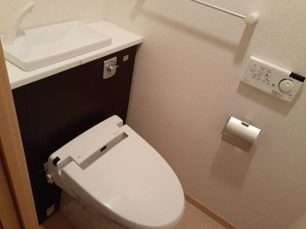 成田市江弁須のマンション