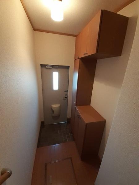 四街道市大日のアパート(玄関)