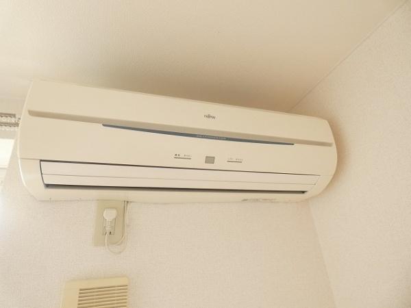 八街市八街ろのアパート