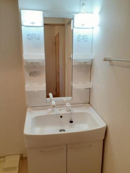 成田市並木町のアパート