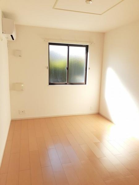 成田市並木町のアパート