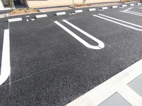 富里市七栄のアパート(駐車場)