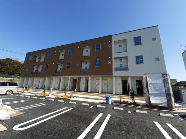 富里市七栄のアパート