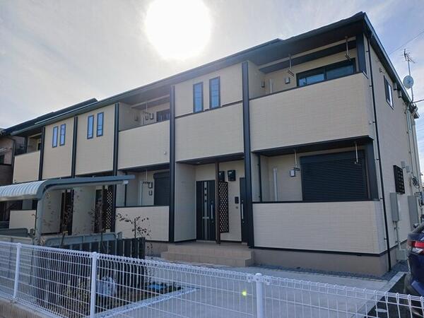 八街市八街ほのアパート