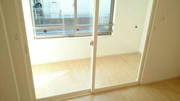 四街道市和良比のアパート(バルコニー)