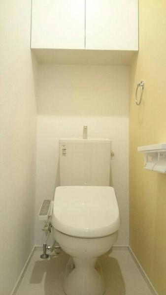 四街道市和良比のアパート(トイレ)