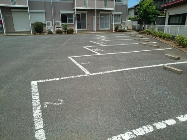 八街市八街ほのアパート(駐車場)