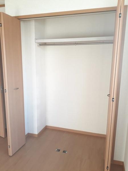 八街市八街ほのアパート(収納)