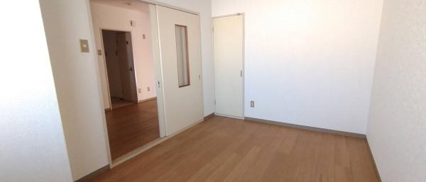 四街道市鹿渡のアパート