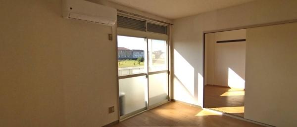 四街道市鹿渡のアパート