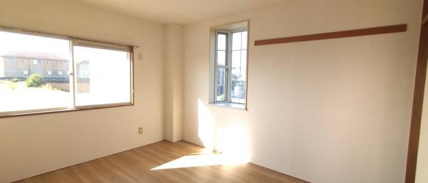 四街道市鹿渡のアパート