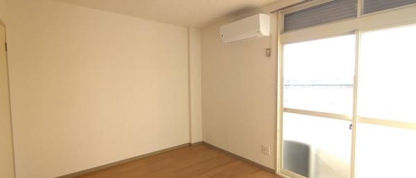 四街道市鹿渡のアパート