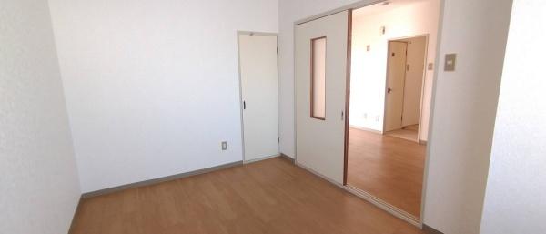 四街道市鹿渡のアパート