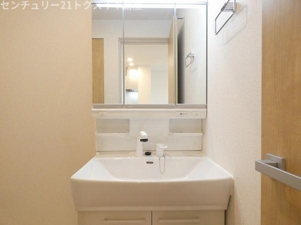 八街市八街ほのアパート