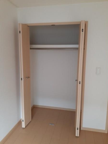 四街道市大日のアパート