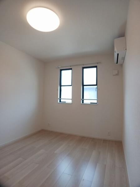 四街道市鹿渡のアパート