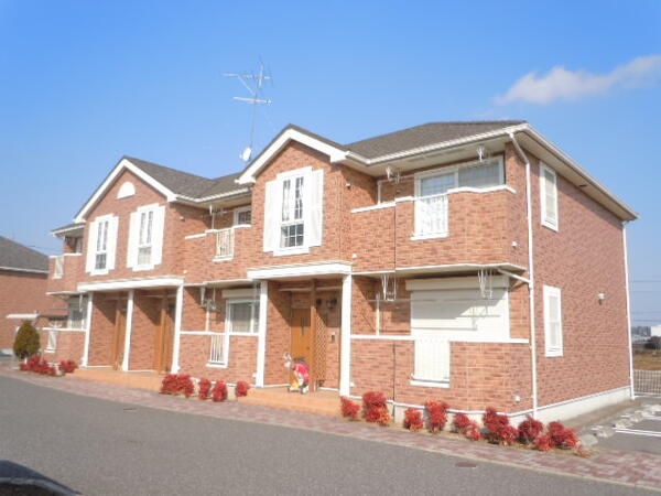 八街市八街ほのアパート