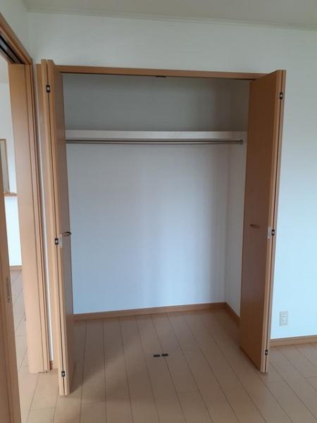 四街道市大日のアパート