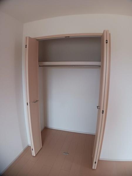 四街道市南波佐間のアパート