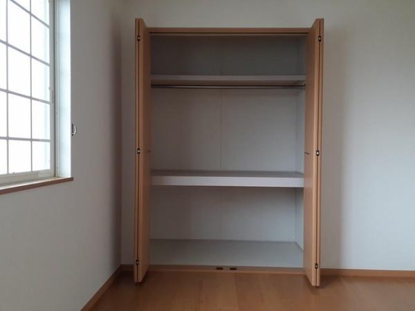 八街市八街ろのアパート