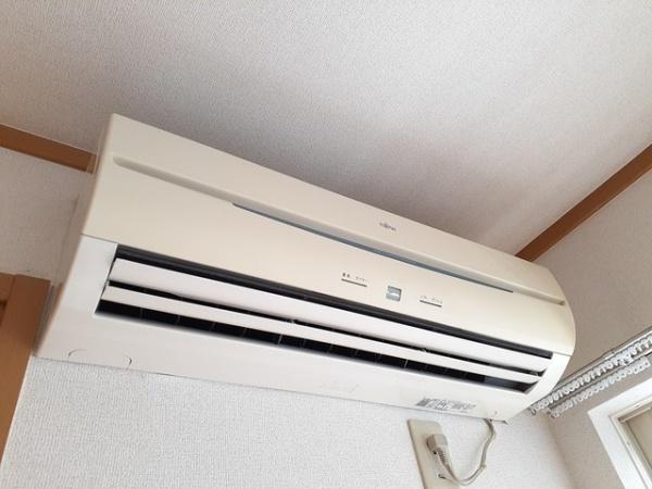 八街市八街ろのアパート