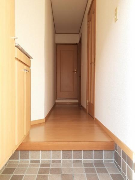 八街市八街ろのアパート