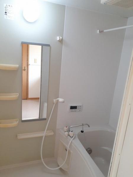 八街市八街ろのアパート