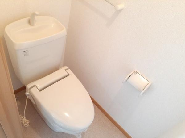 八街市八街ろのアパート