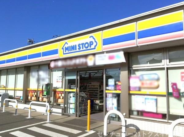 四街道市鹿放ケ丘のアパート(ミニストップ四街道栗山店)