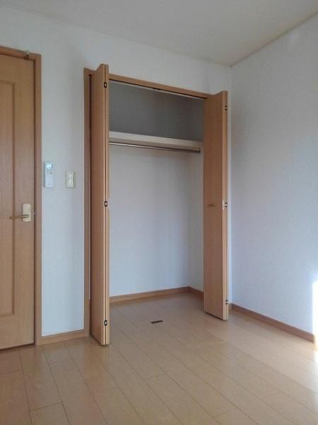 四街道市鹿放ケ丘のアパート