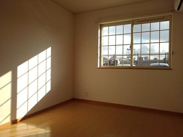 四街道市鹿放ケ丘のアパート