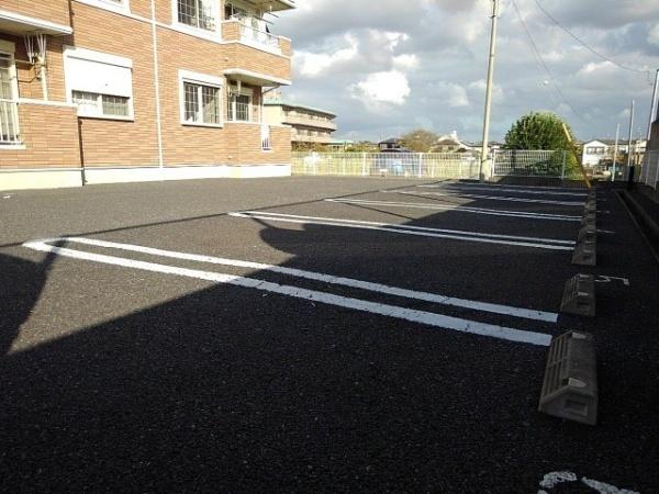 四街道市鹿放ケ丘のアパート