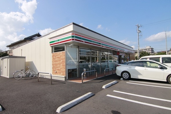 四街道市四街道２丁目のアパート(セブンイレブン千葉小深町店)