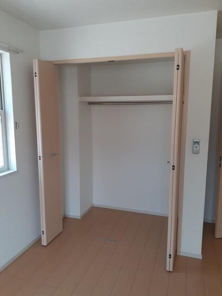 四街道市吉岡のアパート