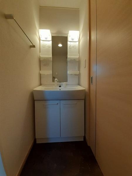 四街道市大日のアパート